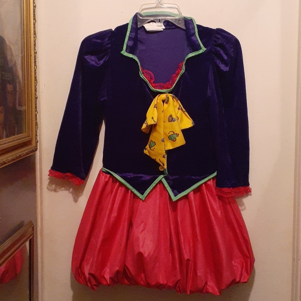 Costume dress